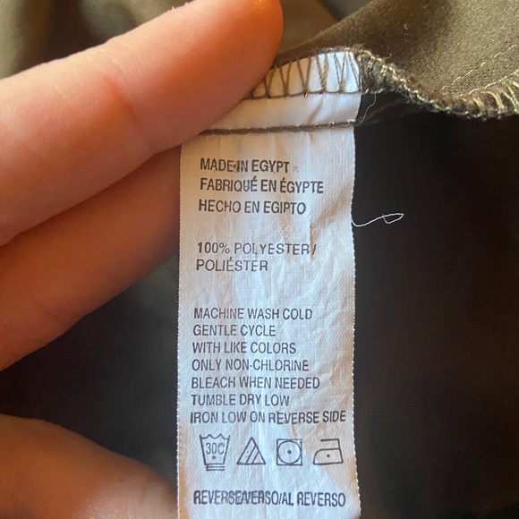 Van Heusen | Suede-like Olive Button Up Shirt | M - Picture 9 of 9